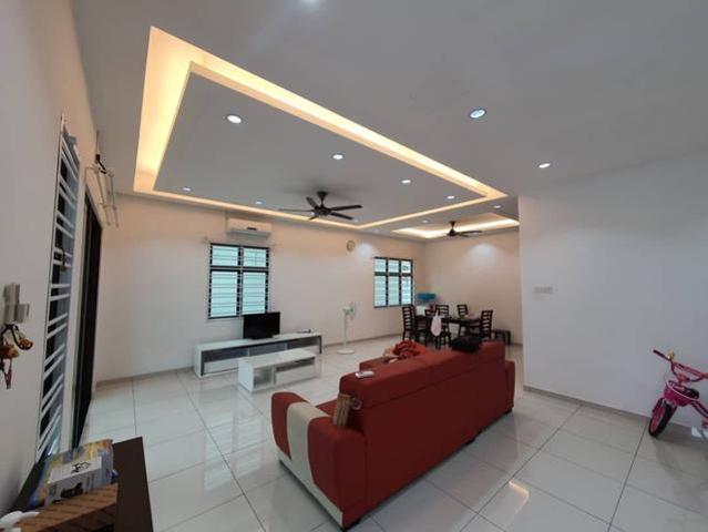 Renovated fully extended 2 Storey Endlot Jalan Kempas Utama