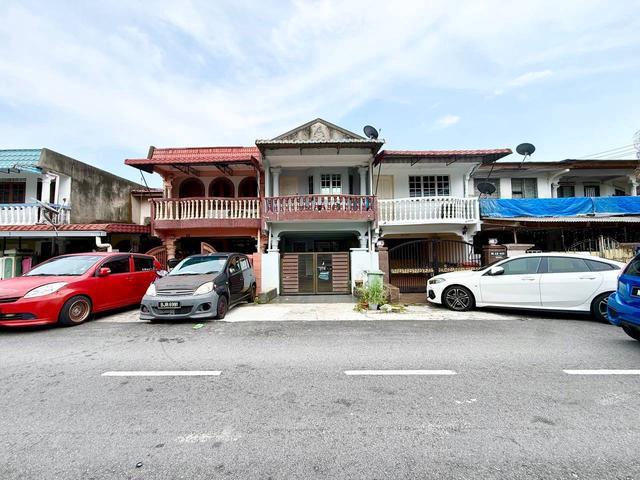 RENOVATED FULLY EXTENDED 2 STOREY TAMAN Lindungan Jaya