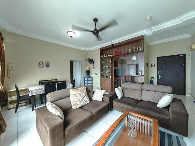 Renovated Fully Furnish 2 Beds Condominium Sky Executive Bukit Indah