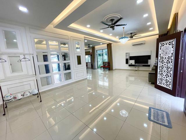 RENOVATED FULLY FURNISH 2 Storey Bungalow Taman Bukit Senawang