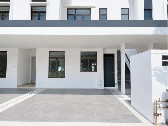 Renovated Fully Furnished Regent Garden CoHome Eco Grandeur