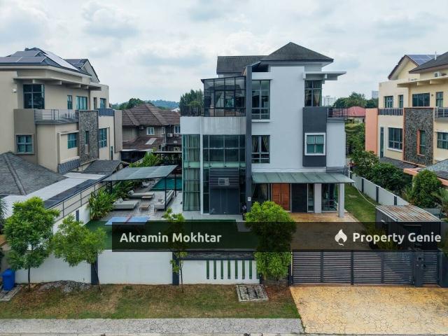Renovated & Fully Furnished | 3 Storey Bungalow Kristal Court Seksyen 7, Shah Alam