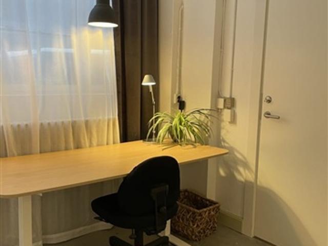 Renovated furnished room + sunny garden, Frederiksberg C, København