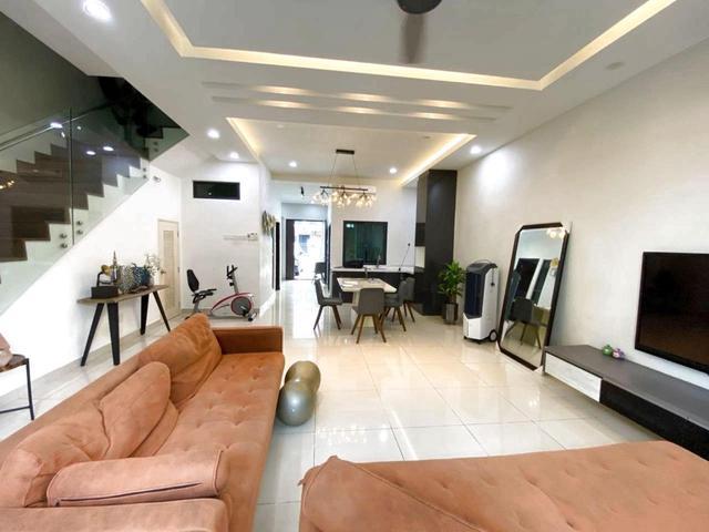 Renovated Furnished 2 Storey Terraced House OnePark Semenyih For Sale