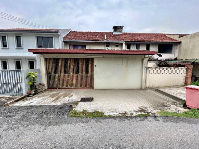 RENOVATED HOT AREA Double Storey Seksyen 1A Petaling Jaya