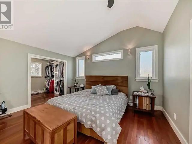 Stunning Fully Furnished 4BR Home in Bowness | 2300+ sqft | Move In Ready