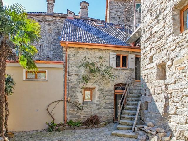 Renovated house with 3.5 rooms on sale in Nucleo 80 m² | dreamo. Ch