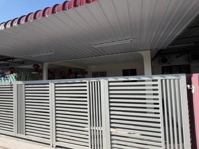 Renovated Home With Auto Gate Awning Taman Kucai