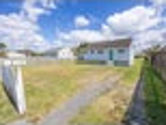 Renovated Home on 941m² Section Move In & Enjoy
