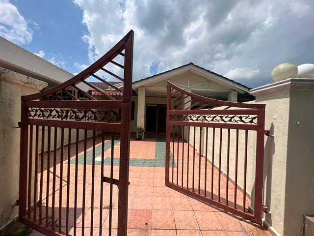 Renovated Jalan Widuri Bukit Beruntung