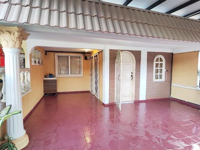 RENOVATED LUAS Taman Kinrara Taman Mawar Puchong Single Storey