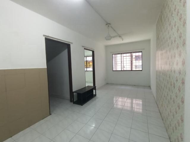 RENOVATED NEAR TO LIFT PARKING Lestari Apartment Dsara Damai