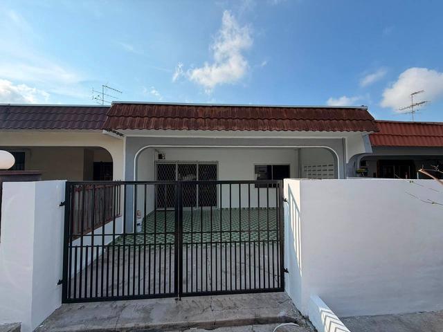 Renovated Near Paradigm Mall Taman Johor 1 Storey 22x70
