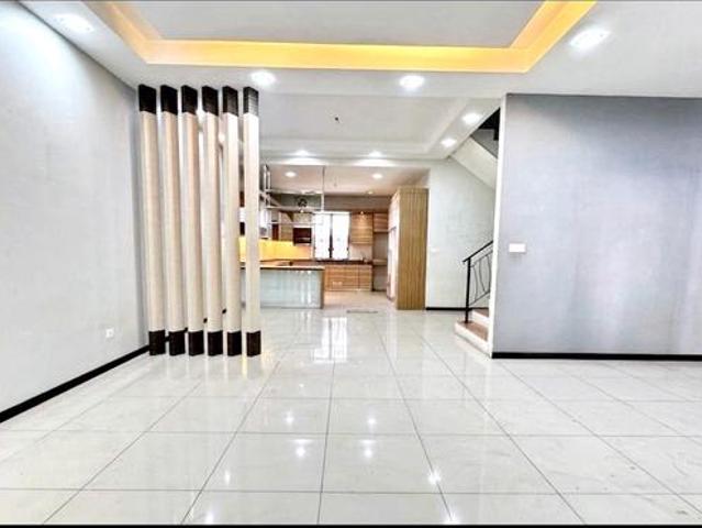 RENOVATED NEGO SUPERLINK 3 Storey Taman Tropika 2 Kajang