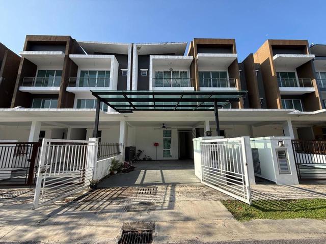 RENOVATED NEGOTIABLE 3 Storey Terrace Idaman Jasper Seremban