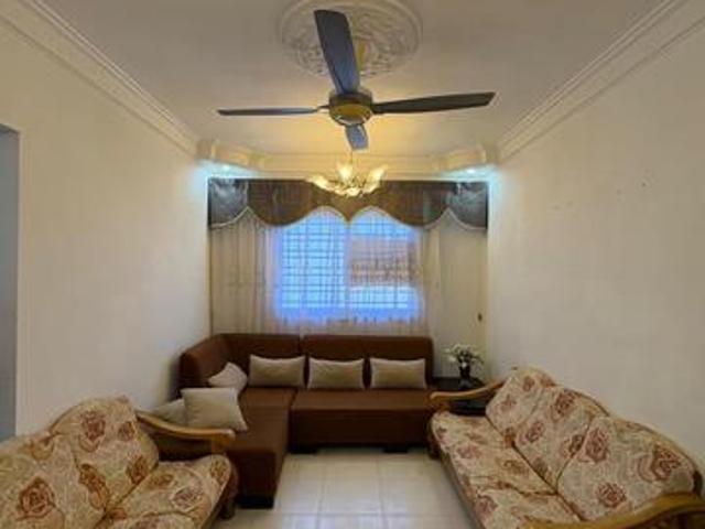 Renovated Sea View Apartment Palm Court