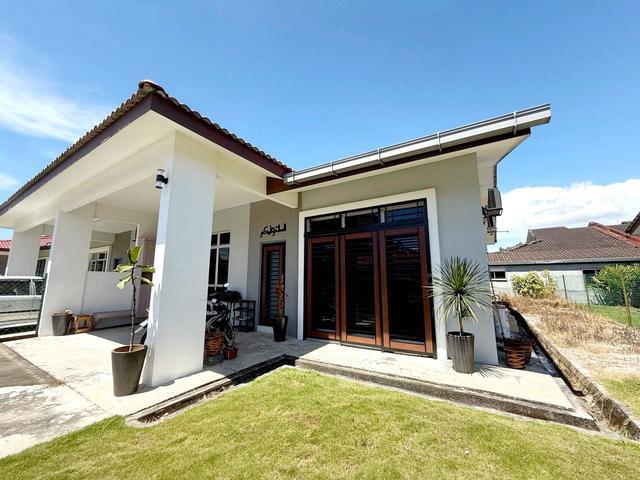 RENOVATED SEMI D Taman Perigi Nenas Pulau Indah Klang FOR SALE