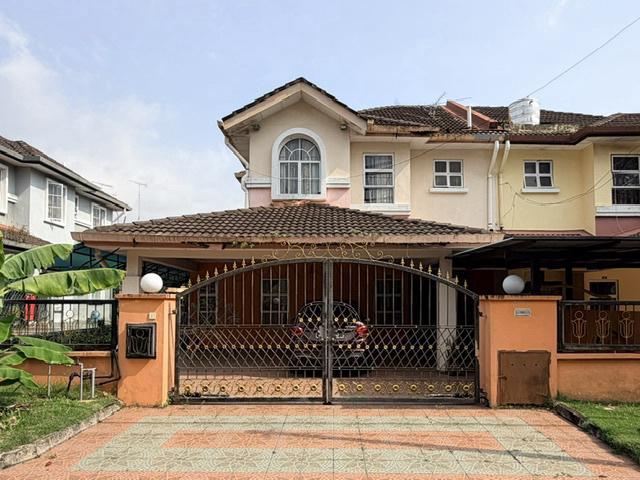 RENOVATED Semi Detached 2 Tingkat Taman Putri Kulai Johor
