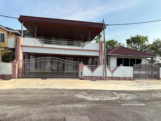 Renovated SemiD Corner Lot BERTAM Indah KEPALA BATAS Pool Availabl