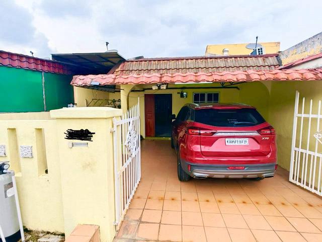 RENOVATED Single Storey Terrace Taman Mawar Taman Kinrara Puchong