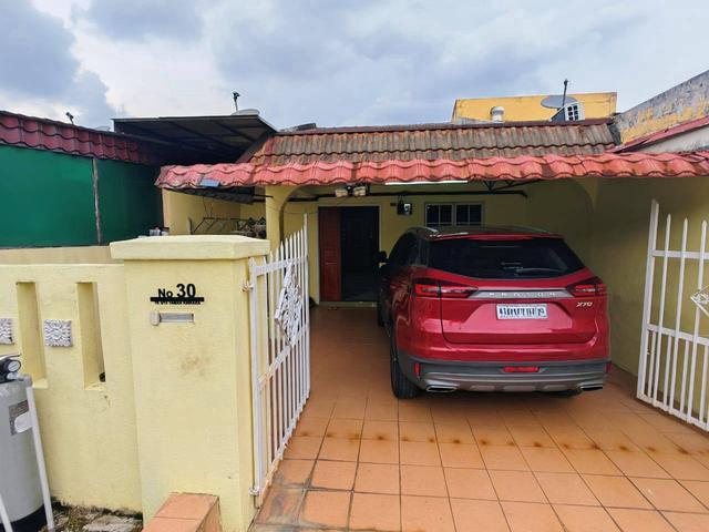 RENOVATED Single Storey Terrace Taman Kinrara 5 Puchong