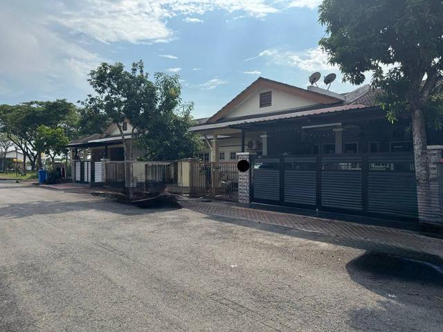 Renovated Single Storey Sek 30 Shah Alam Freehold
