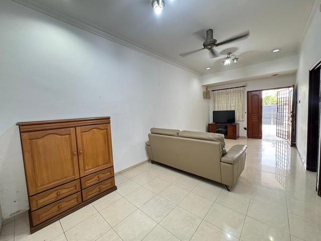 Renovated Single Unblock view Storey Jalan Teratai Taman Johor Jaya