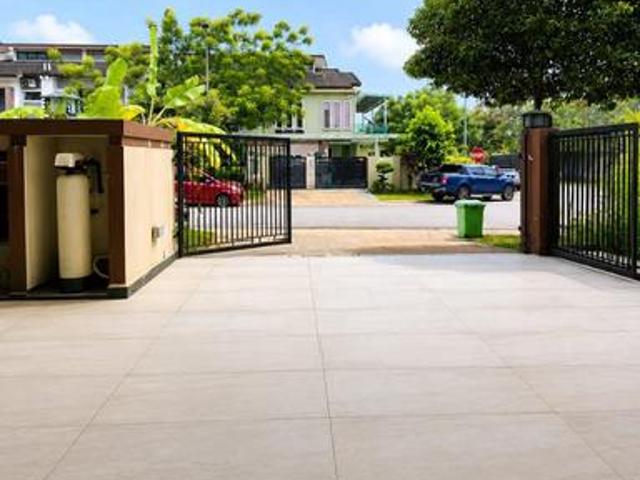 Renovated Spacious 2 Storey Corner Lot House in Denai Alam For Rent