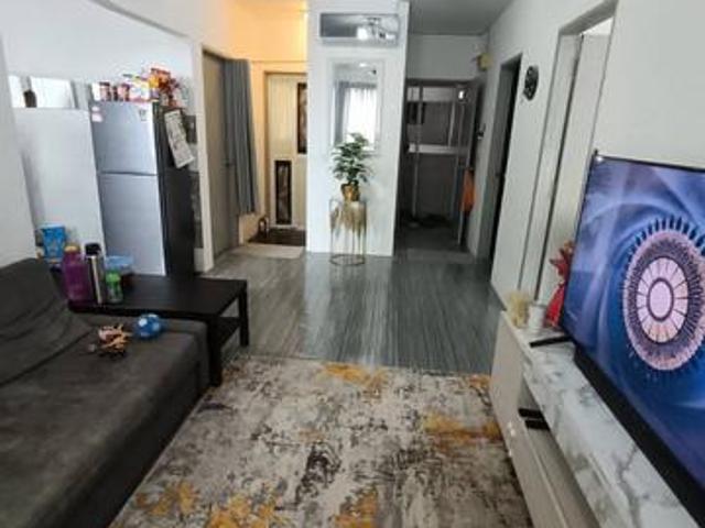 RENOVATED PALM COURT APARTMENT Level 4 Tg Tokong Boleh 100 Loan
