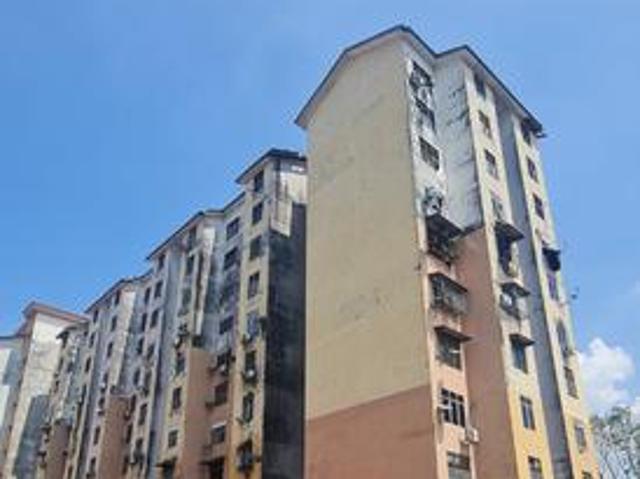 Renovated Pangsapuri Seri Perantau Port Klang Corner Unit with Lift