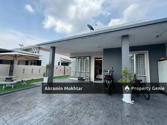 RENOVATED & PARTIALLY FURNISHED | Single Storey Semi detached @ Taman Bentara, Telok Panglima Garang