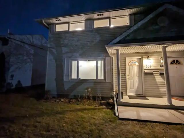 Renovated Pet Friendly 3 Bedroom Townhouse in Winston Heights