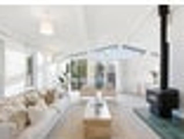 Renovated & Ready in Burnside Zone