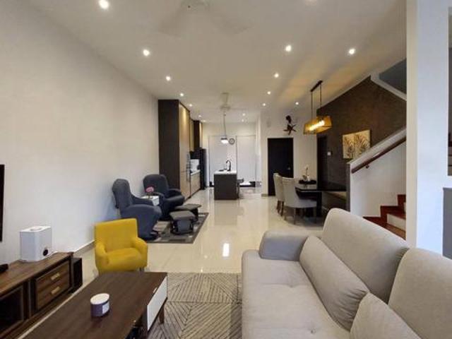 RENOVATED READY MOVE IN Double Storey Pentas 6 Alam Impian