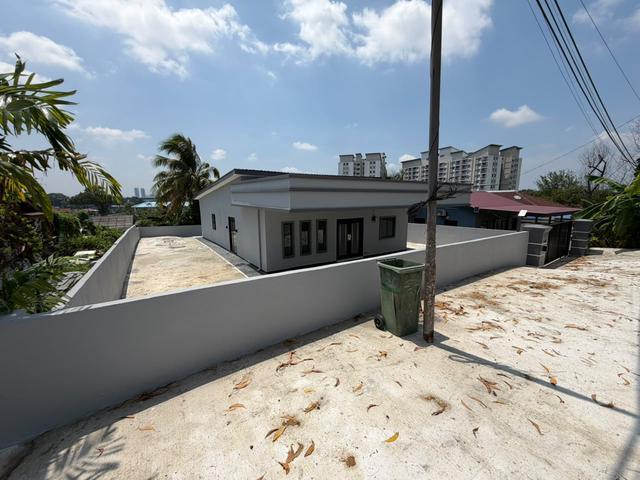 Renovated refurbish Larkin Datin Halimah Single Storey Bungalow
