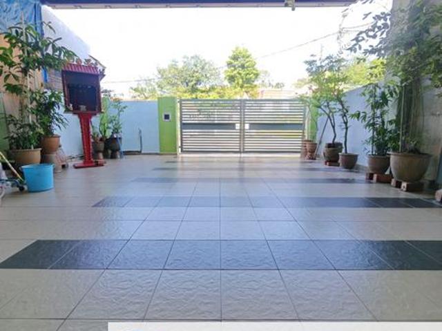 Renovated with Beautiful kitchen Taman Dawn Templer, Seremban, Negeri Sembilan Single Storey Terrace For Sale