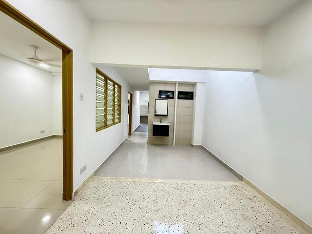 Renovated with Kitxhen Table Top New Green Park Rawang