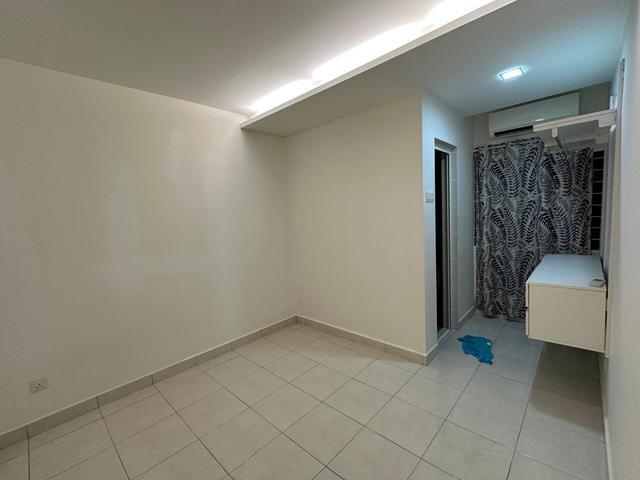 Renovated Townhouse FREEHOLD