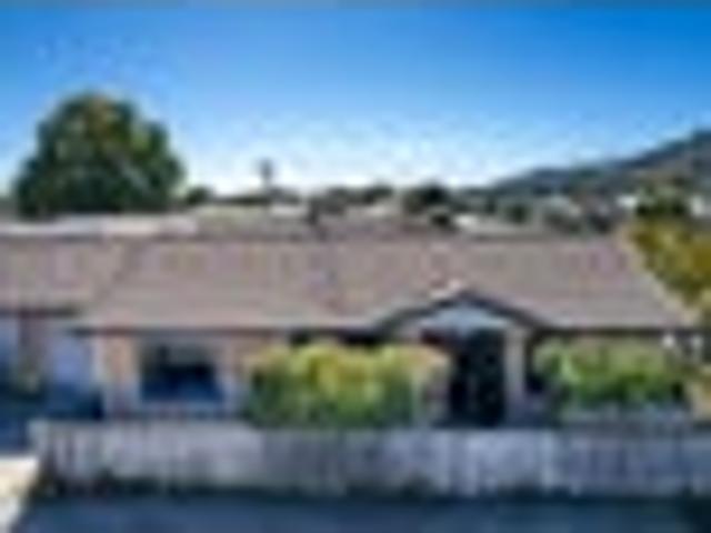 Renovated Townhouse in a Great Location