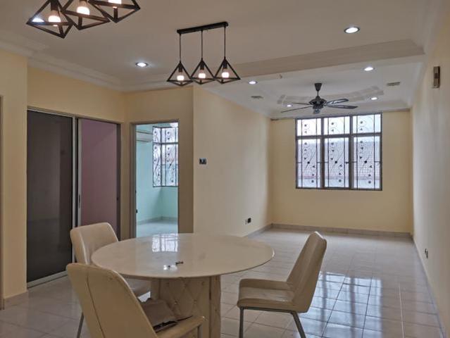 Renovated Townhouse Taragon Puteri Batu 9 Cheras