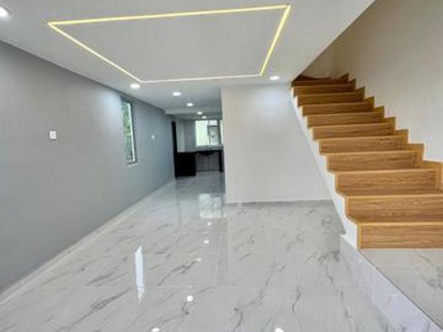 Renovated Taman Rinting Geharu 2 Storey Low Cost End Lot Extra Land