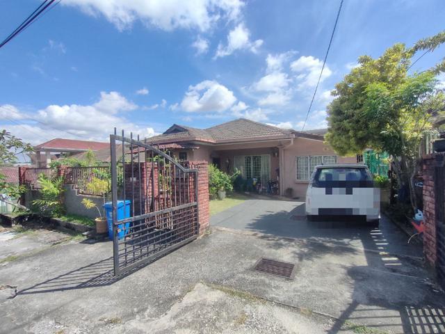 RENOVATED TANAH LUAS Single Storey Banglo Desa Subang Permai Shah Alam
