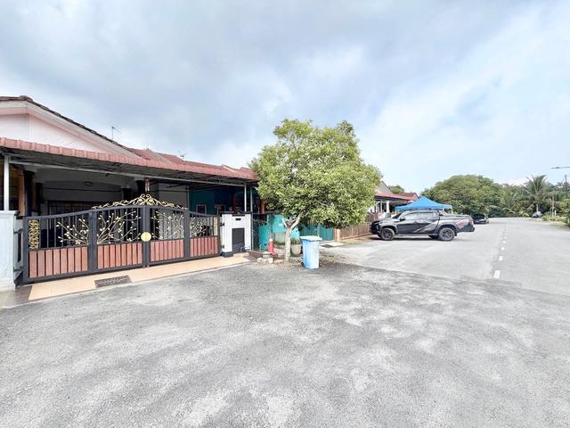 Renovated Teres Setingkat Taman Mawar Banting Sg Lang