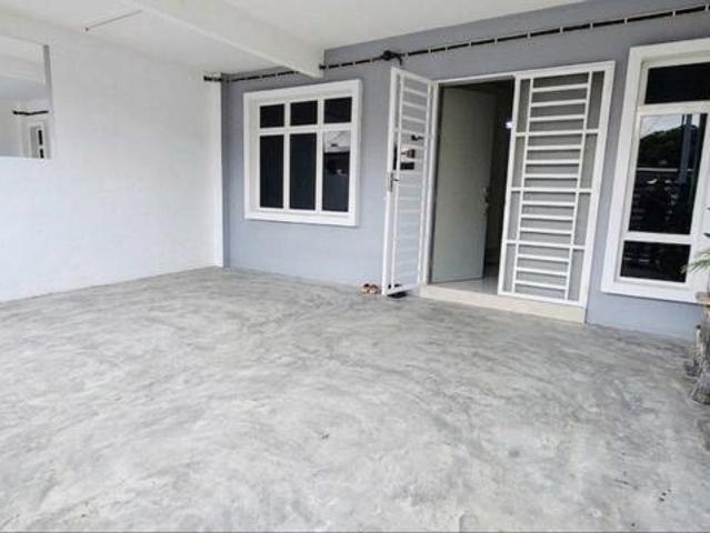 Renovated Teres Setingkat Taman Semabok Ceria Semabok Melaka Hot Area