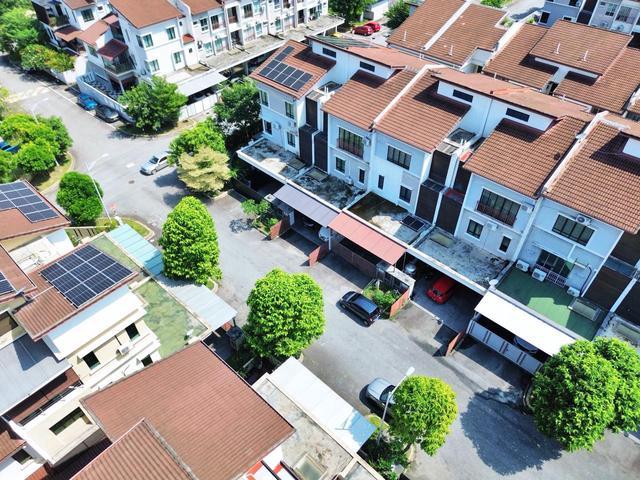 Renovated Terrace 3 Storey Taman Tropika 2