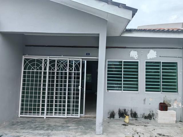 Renovated terrace Bandar AmanjayaZon AnggerikSg Petani