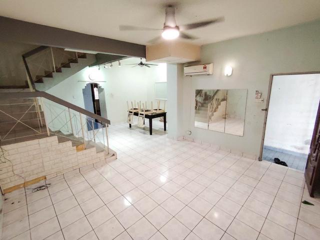 Renovated Two Storey Bandar Baru Bangi Seksyen 4 Facing Mainroad