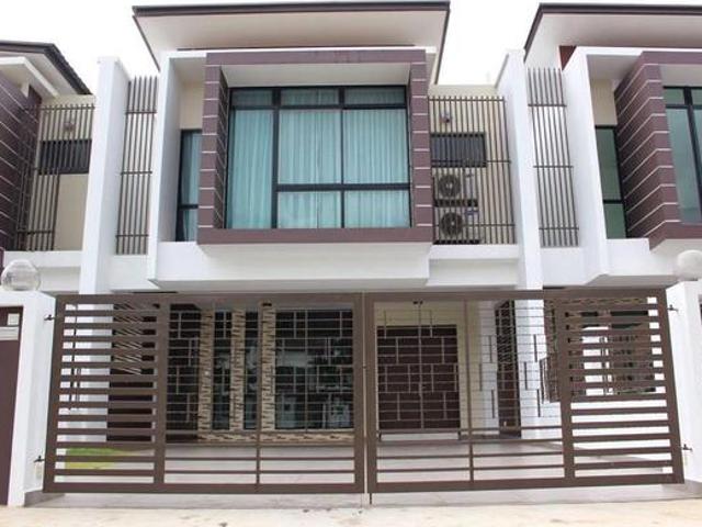 Renovated Unblock View 2 Storey Superlink Seri Austin