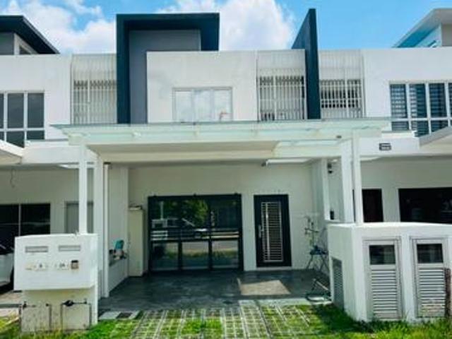 RENOVATED UNIT 2 Storey Terrace House at Casa Green Cyberjaya