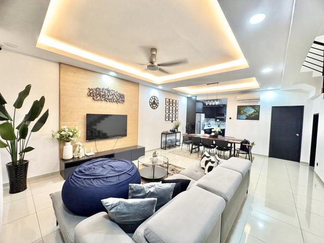 Renovated Unit 2 Storey Azalea Bukit Rahman Putra